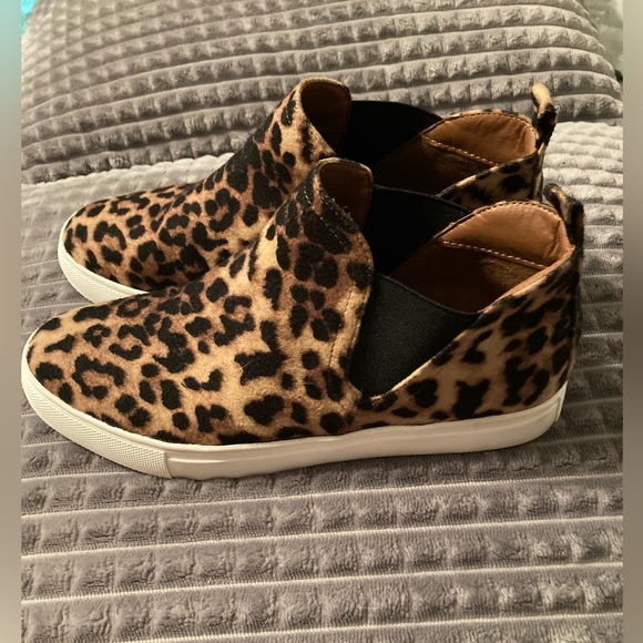 Original Report leopard sneaker 8 1/2 EUC - Picture 2 of 6